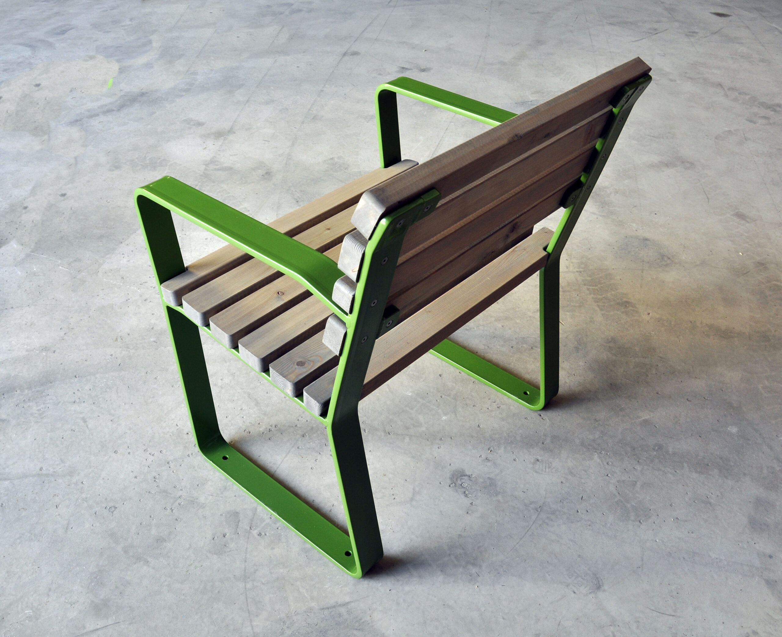 Botan fristående stol. Utemöbel. Utemiljö. Parkmöbel.