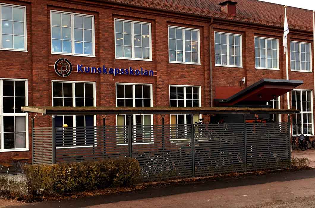 Cykeltak Basta två våningar. Cykelgarage. Cykelparkering.