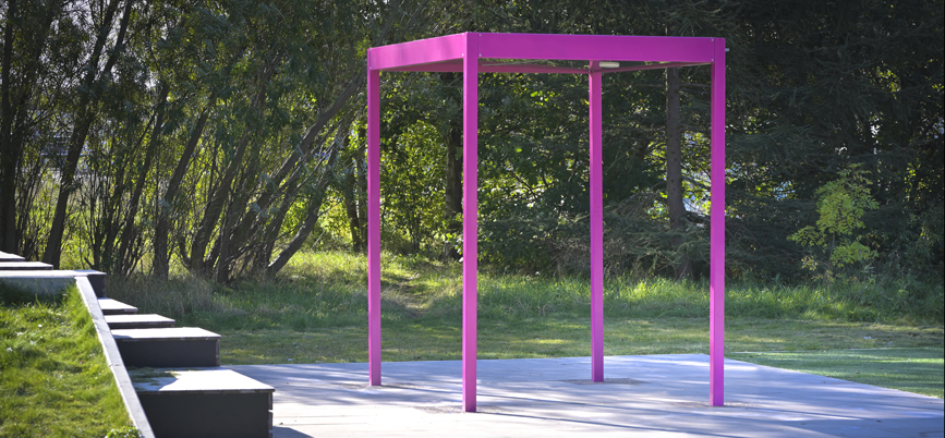 Lekpark med färgglada Pergolan Quattro