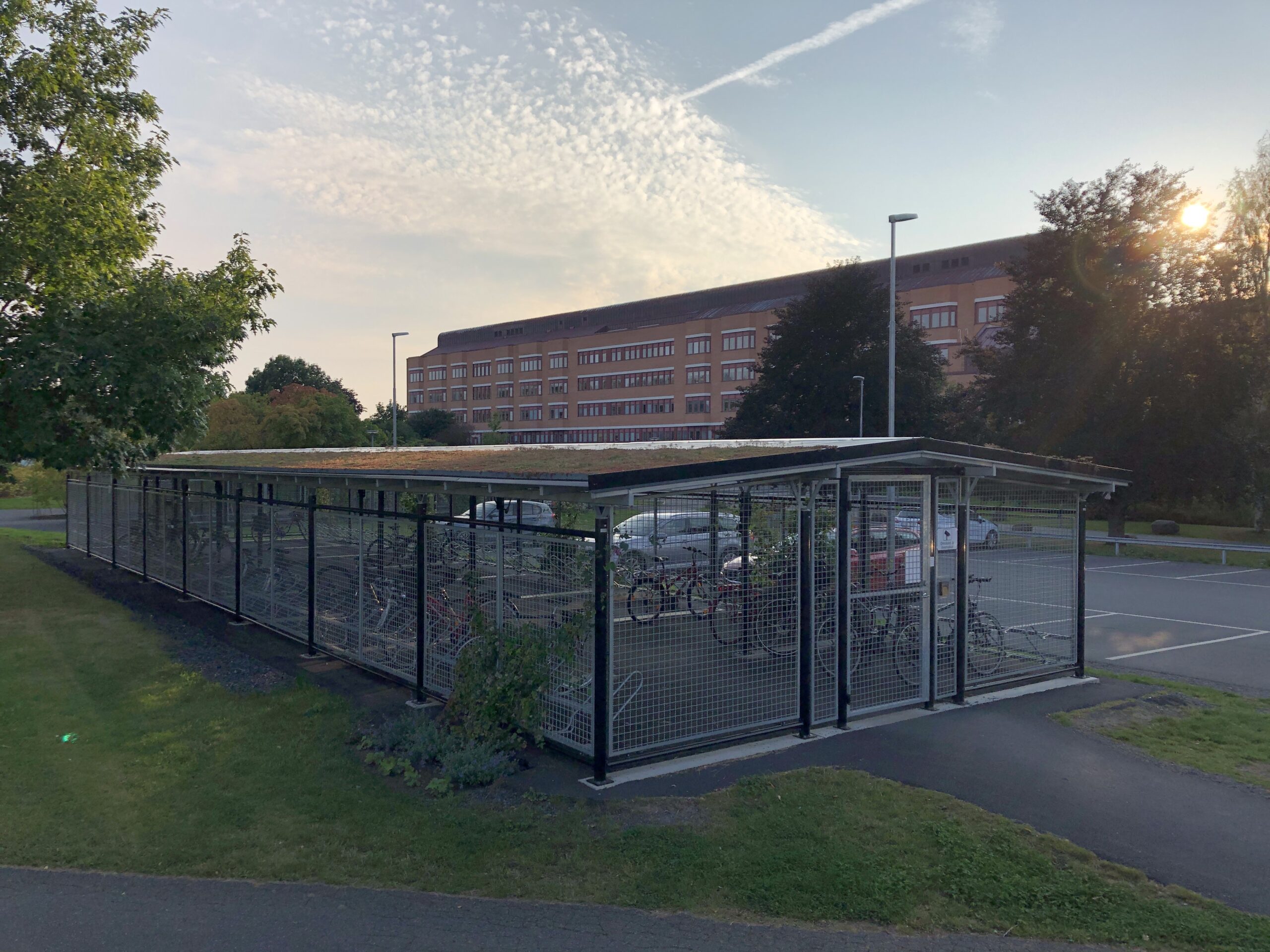 Cykelparkering. Basta Cykelförråd. Utemiljö.